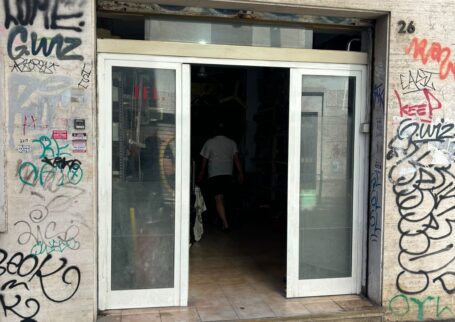 VIA SALUZZO APPIA NUOVA LOCALE COMMERCIALE AFFARE