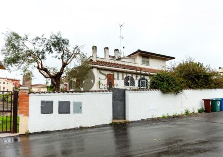 CASTEL DI LEVA AMPIA METRATURA CON TERRAZZO RARA OCCASIONE