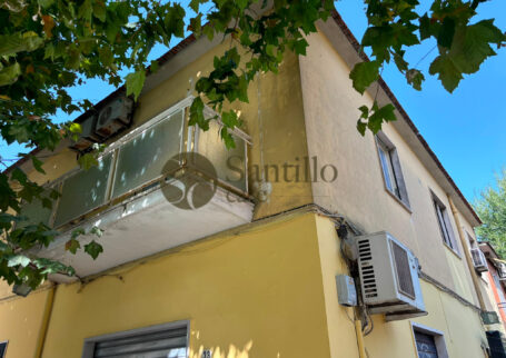 LADISPOLI VERO AFFARE PIANO PRIMO CON BALCONE VIA FIUME