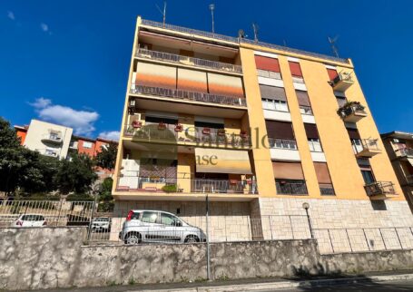 FRASCATI VIA ENRICO FERMI OTTIMO AFFARE CON POSTO AUTO